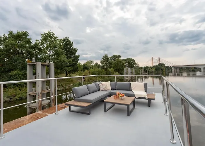 Lemuria Houseboat - Plywajacy Na Wodzie Πλωτό κατάλυμα *