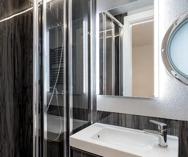 Lemuria Houseboat - Plywajacy Na Wodzie * Вроцлав