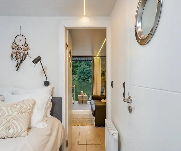 Lemuria Houseboat - Plywajacy Na Wodzie Ботель