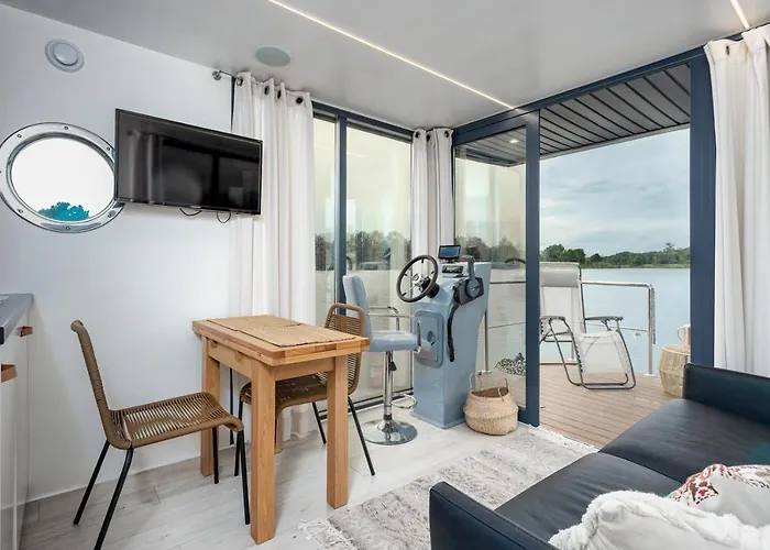 Lemuria Houseboat - Plywajacy Na Wodzie Ботель *